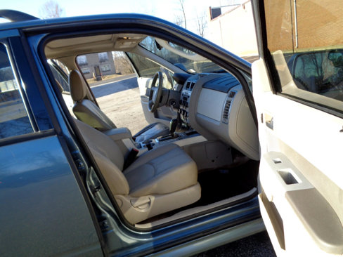 Used 2010 Mercury Mariner Premier image 15