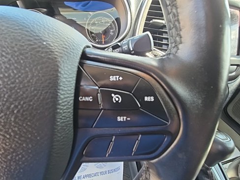Used 2019 Jeep Cherokee Trailhawk w/ Cold Weather Group image 14