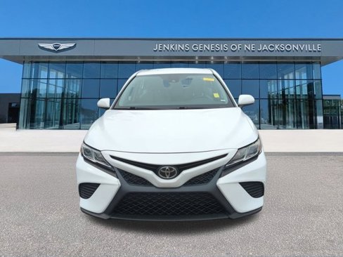 Used 2020 Toyota Camry SE image 9