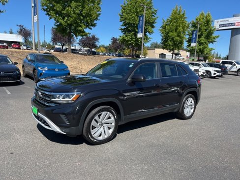 Used 2020 Volkswagen Atlas Cross Sport SE w/ Panoramic Sunroof Package image 3