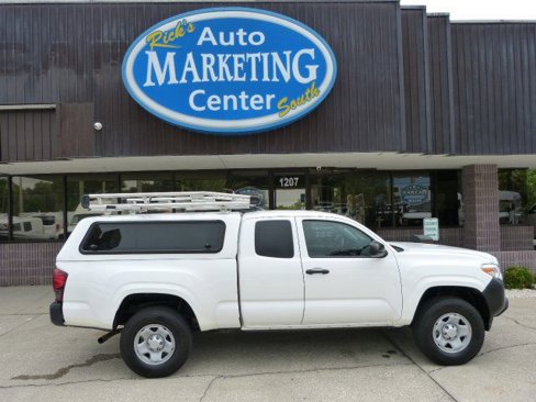 Used 2022 Toyota Tacoma SR image 4