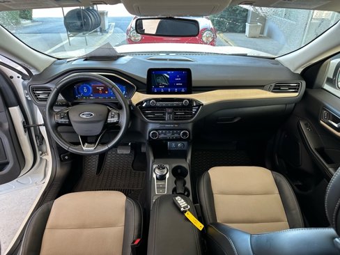 Certified 2021 Ford Escape Titanium w/ Titanium Elite Package image 32