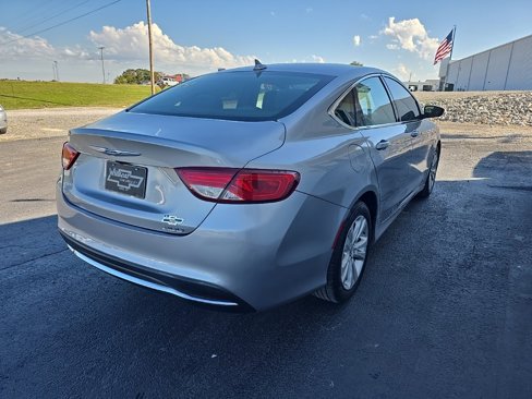 Used 2015 Chrysler 200 Limited w/ Convenience Group image 8