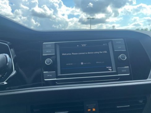 Certified 2021 Volkswagen Jetta SE image 22