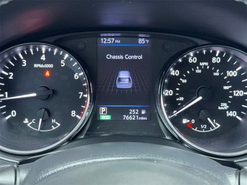 Used 2018 Nissan Rogue SV image 21