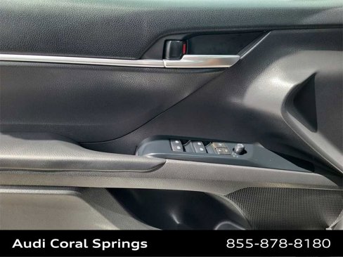 Used 2018 Toyota Camry SE image 19