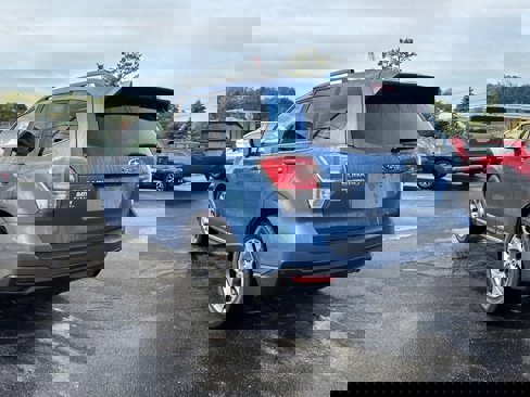 Used 2017 Subaru Forester 2.5i Touring image 5