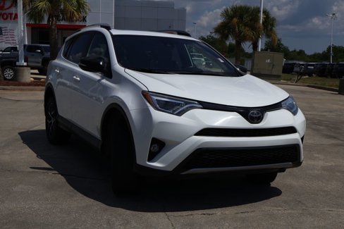Used 2018 Toyota RAV4 SE image 22