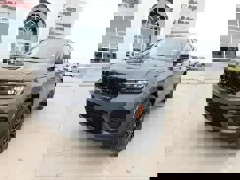 New 2025 Jeep Grand Cherokee Altitude image 8