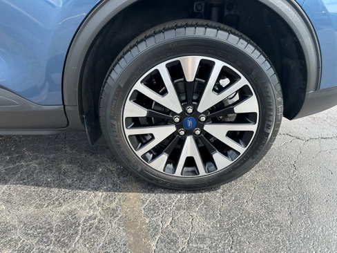 Used 2020 Ford Escape SE Sport image 14