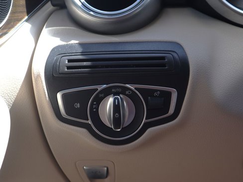 Used 2019 Mercedes-Benz GLC 300 image 21