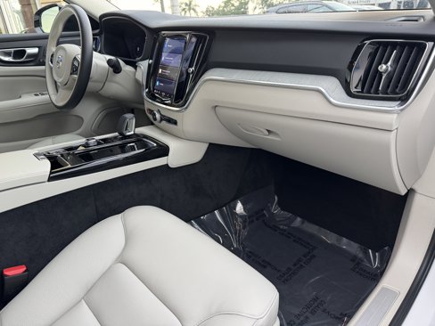 Certified 2024 Volvo S60 T8 Plus image 12