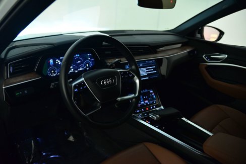 Certified 2022 Audi e-tron Premium w/ Convenience Plus Package image 25