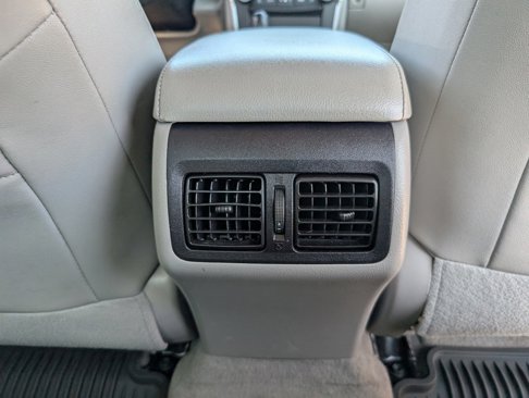 Used 2017 Toyota Camry XLE image 7