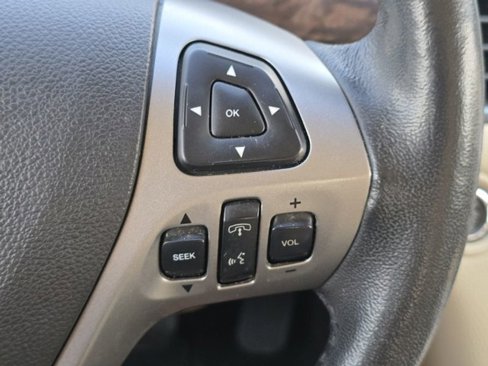 Used 2018 Ford Taurus Limited image 16