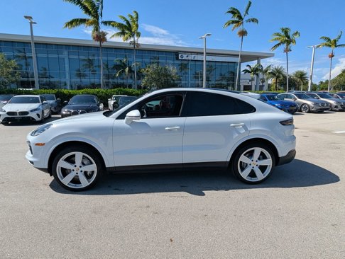 Certified 2022 Porsche Cayenne Coupe image 2