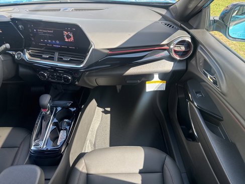 New 2025 Chevrolet Trax RS w/ Sunroof Package image 22
