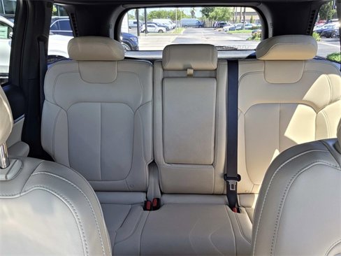 Used 2024 Jeep Grand Cherokee Limited w/ Black Appearance Package image 23