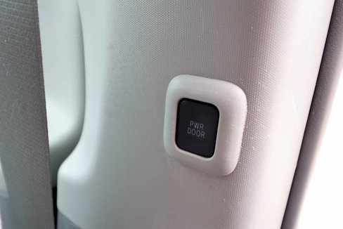 Used 2015 Toyota Sienna LE image 51