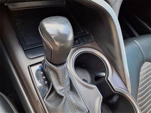 Used 2021 Toyota Camry SE image 19