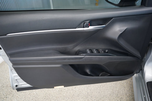 Used 2018 Toyota Camry LE image 29