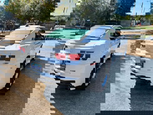 Used 2011 Chevrolet Camaro LS image 5