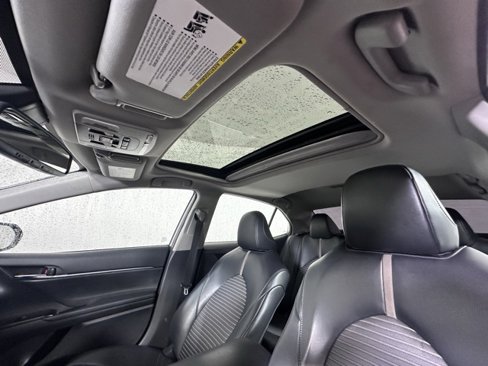 Used 2020 Toyota Camry SE image 21