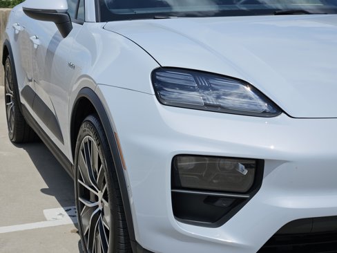 Certified 2024 Porsche Macan 4 Electric image 16