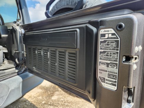 Used 2018 Jeep Wrangler Unlimited Sport S image 22