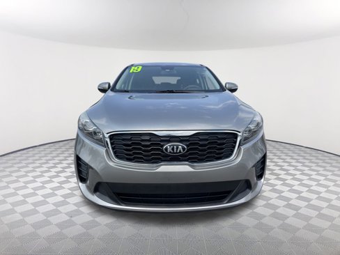 Used 2019 Kia Sorento L image 2