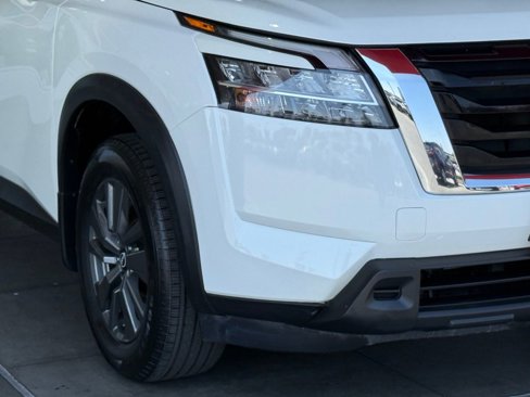 Used 2022 Nissan Pathfinder SV image 8
