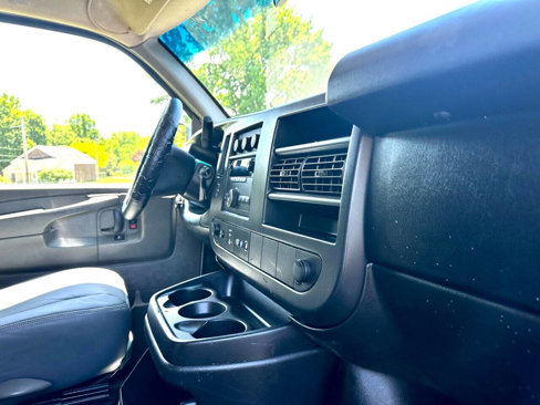Used 2014 Chevrolet Express 2500 image 14