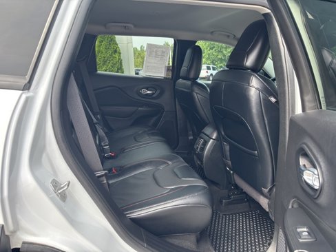 Used 2022 Jeep Cherokee Trailhawk w/ Premium Leather Package image 20