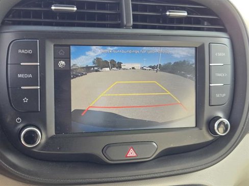 Used 2023 Kia Soul LX w/ LX Technology Package image 17