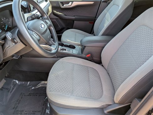 Used 2020 Ford Escape SE image 12