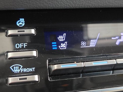 Used 2020 Hyundai Sonata Limited w/ Preferred Accessory Package image 8