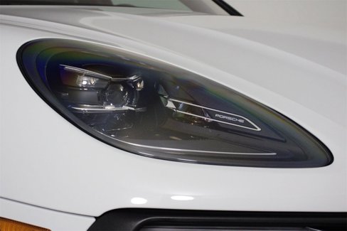 Certified 2025 Porsche Macan image 28