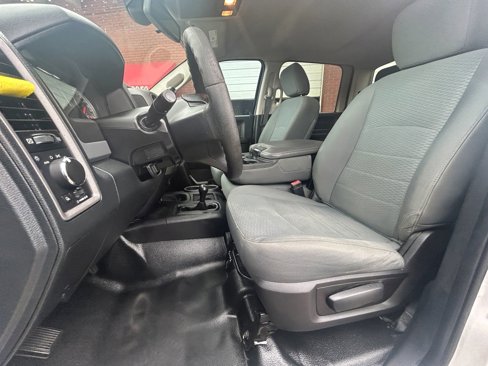 Used 2016 RAM 2500 Tradesman w/ Chrome Appearance Group image 12