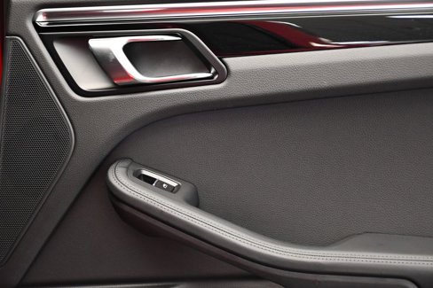 Certified 2025 Porsche Macan Turbo image 55