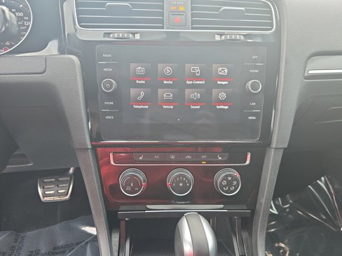Used 2020 Volkswagen GTI SE image 19