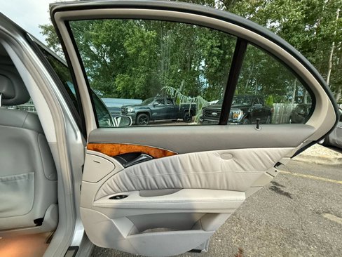 Used 2003 Mercedes-Benz E 320 Sedan image 22