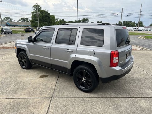 Used 2016 Jeep Patriot High Altitude image 6