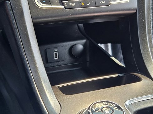 Used 2018 Ford Fusion SE w/ Equipment Group 201A image 23