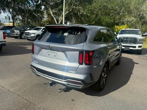 Used 2021 Kia Sorento S image 10