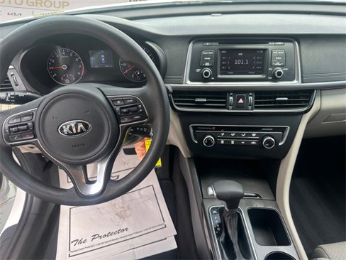 Used 2017 Kia Optima LX image 10