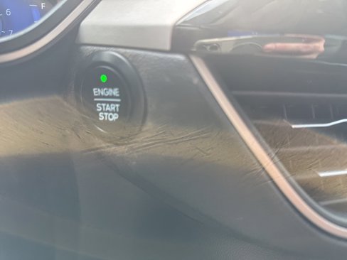 Used 2021 Ford Escape SEL w/ Technology Package image 18