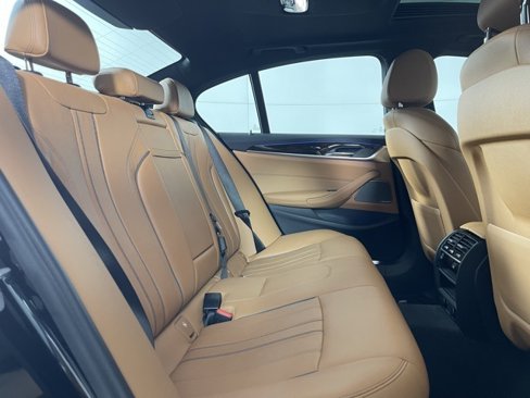 Used 2018 BMW 540i xDrive image 17