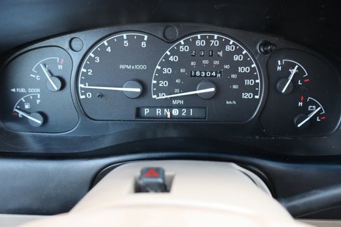 Used 2000 Ford Explorer Eddie Bauer image 32