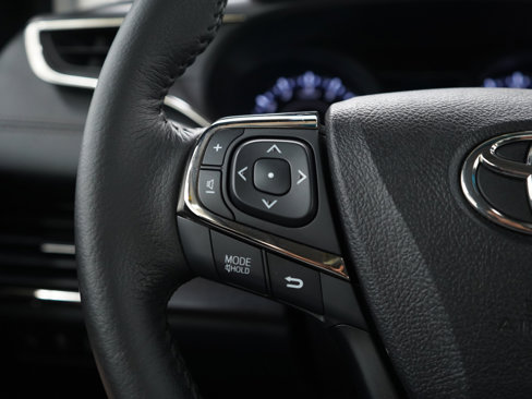 Used 2017 Toyota Avalon XLE Premium image 23