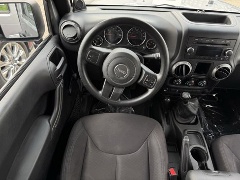 Used 2013 Jeep Wrangler Unlimited Sport image 5